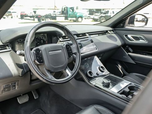 Used 2018 Land Rover Range Rover Velar R-Dynamic SE image 3