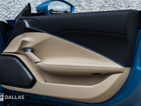 Used 2024 Ferrari Roma Spider RWD image 33