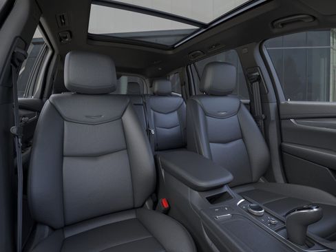 Used 2025 Cadillac XT6 Luxury image 17