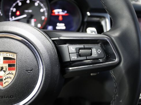 Used 2025 Porsche Macan image 29