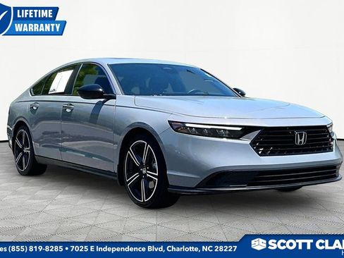 Used 2025 Honda Accord Sport image 1