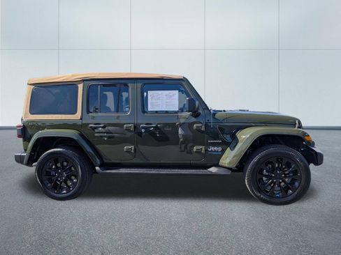 Used 2022 Jeep Wrangler Unlimited Sahara AWD/4WD image 7
