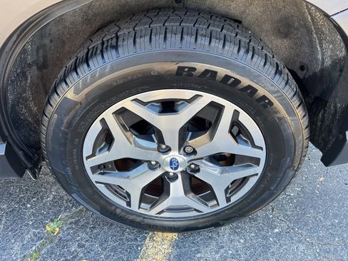 Used 2019 Subaru Forester Premium w/ All-Weather Package image 9