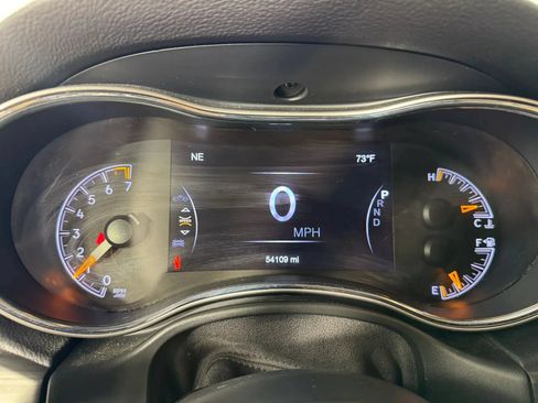 Used 2021 Jeep Grand Cherokee Limited w/ Premium Lighting Group AWD/4WD image 14