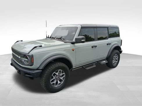 Used 2024 Ford Bronco Badlands AWD/4WD image 3