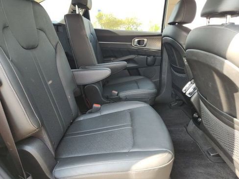 Used 2022 Kia Sorento SX image 12