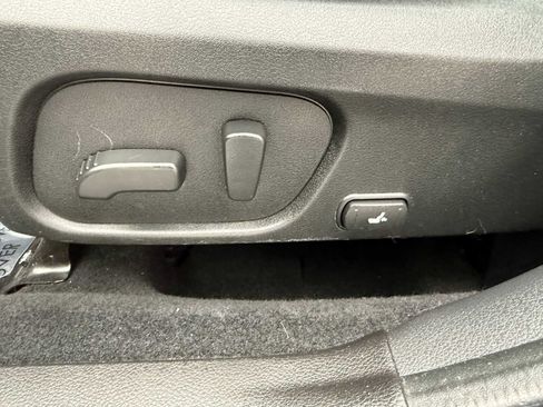 Used 2018 Subaru Forester 2.5i Premium w/ All-Weather Package image 15