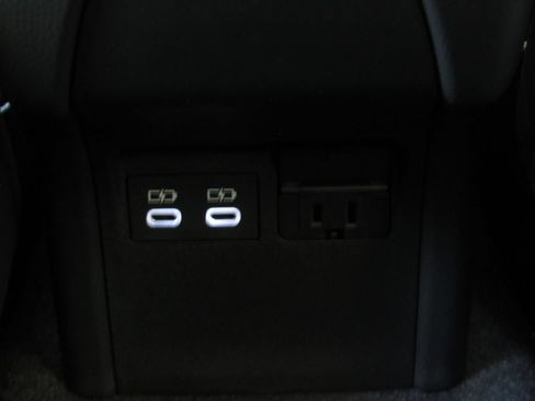 Used 2026 Toyota Prius Plug-In Hybrid FWD image 30