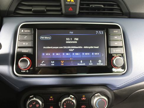 Used 2025 Nissan Versa SV FWD image 8