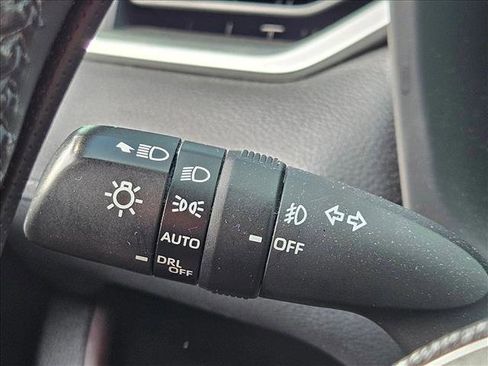 Used 2019 Toyota RAV4 Limited w/ Limited Grade Weather Package AWD/4WD image 8