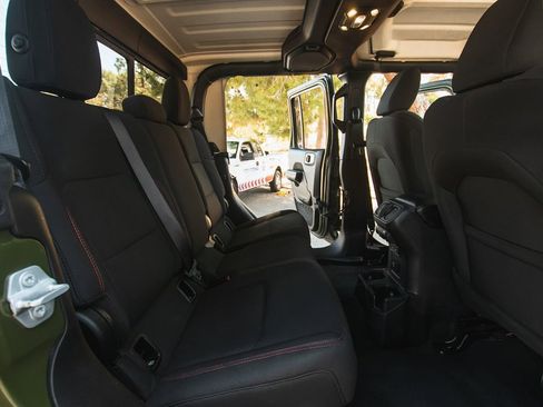 Used 2023 Jeep Gladiator Rubicon image 23