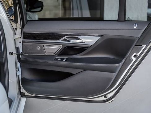 Used 2017 BMW 740i RWD image 56