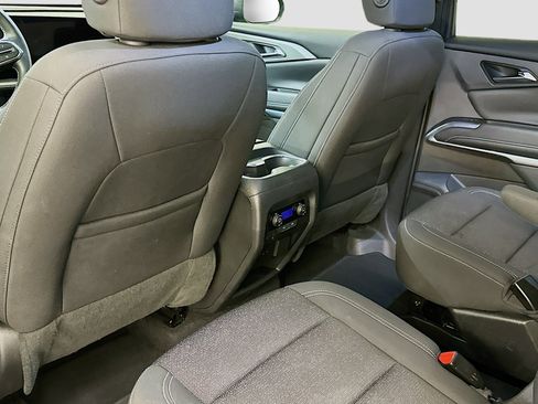 Used 2024 Chevrolet Traverse LT image 28