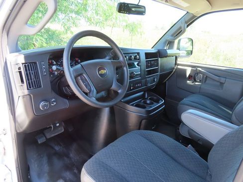 Used 2025 Chevrolet Express 2500 w/ Driver Convenience Package RWD image 22