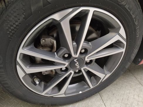 Used 2023 Kia Forte LXS image 31