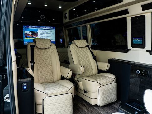 Used 2023 Mercedes-Benz Sprinter 3500 image 36