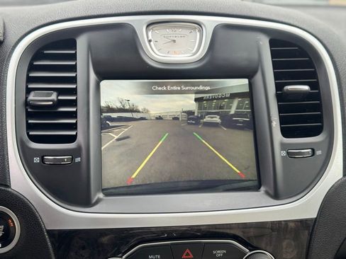 Used 2022 Chrysler 300 Touring L w/ Popular Equipment Group image 19