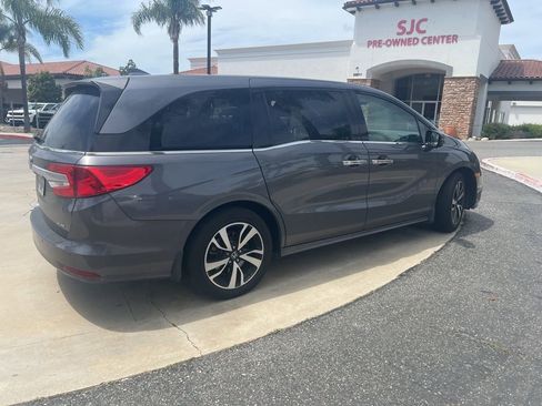 Used 2019 Honda Odyssey Elite image 5