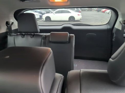 Used 2020 Toyota Highlander Limited image 6