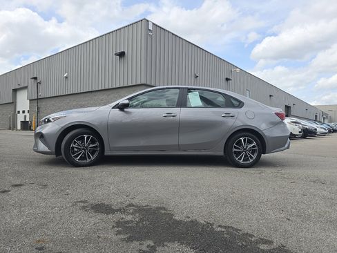 Used 2023 Kia Forte LXS image 10