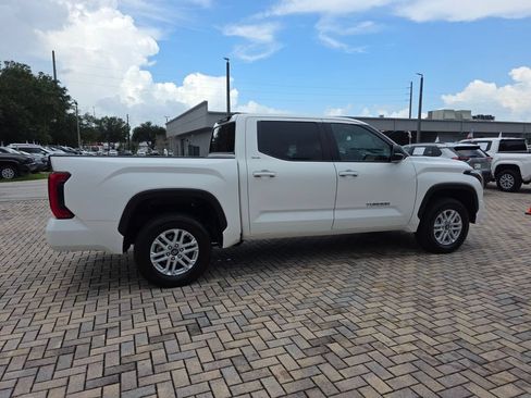 Used 2025 Toyota Tundra SR5 w/ SR5 Premium Package AWD/4WD image 11