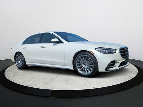 Used 2023 Mercedes-Benz S 580 4MATIC Sedan w/ AMG Line image 2