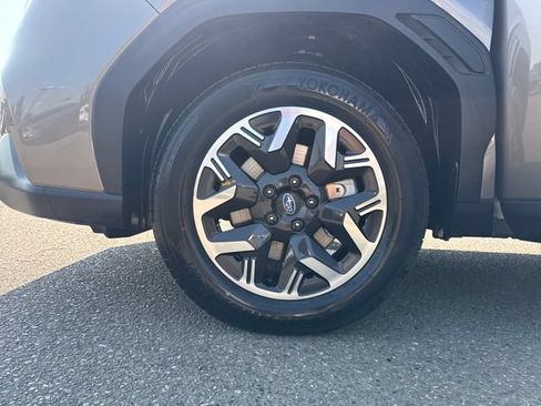 Used 2025 Subaru Forester Premium AWD/4WD image 27