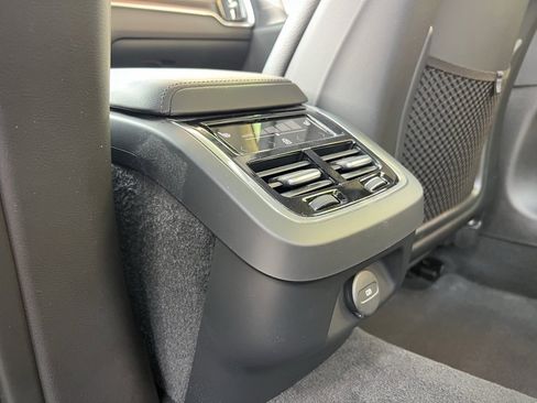 Used 2023 Volvo S60 B5 Ultimate image 22