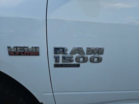 Used 2019 RAM 1500 Classic SLT RWD image 28