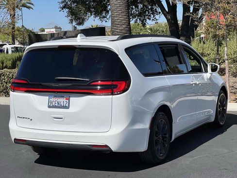 Used 2021 Chrysler Pacifica Touring w/ S Appearance Package image 20
