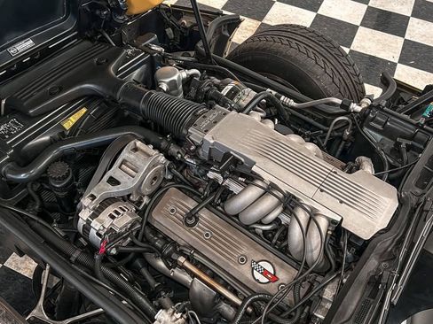 Used 1986 Chevrolet Corvette Convertible image 80