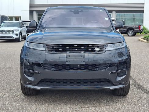 Used 2023 Land Rover Range Rover Sport SE Dynamic AWD/4WD image 3