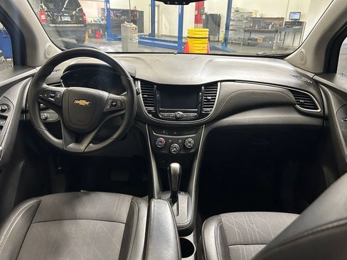 Used 2021 Chevrolet Trax LT AWD/4WD image 15