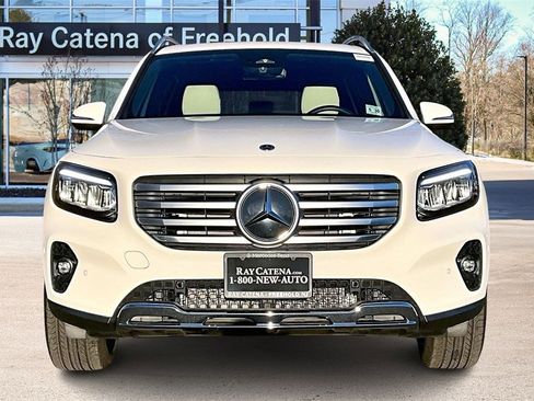 Used 2025 Mercedes-Benz GLB 250 4MATIC image 3