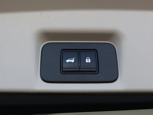 Used 2024 Nissan Ariya AWD image 36
