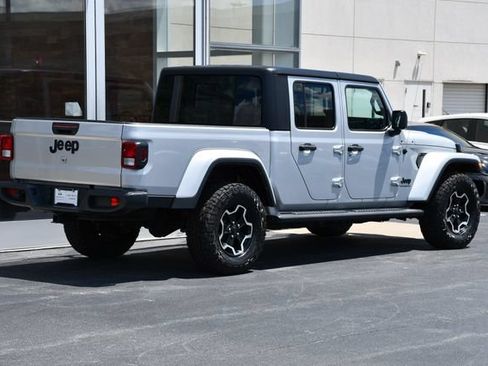 Used 2023 Jeep Gladiator Sport AWD/4WD image 7