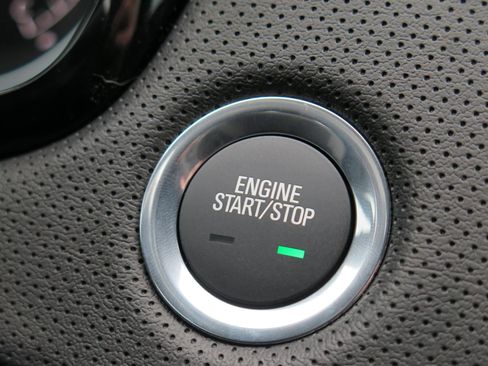 New 2026 Cadillac XT5 Luxury image 17