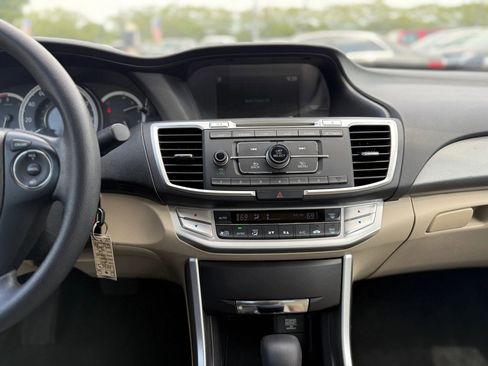 Used 2015 Honda Accord LX image 22