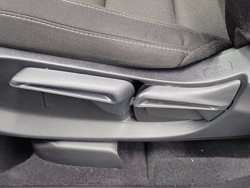 Used 2025 Honda CR-V LX image 23