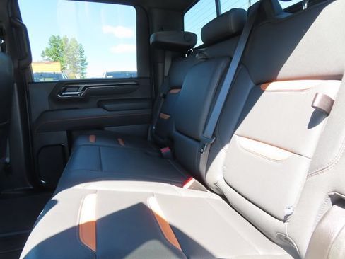 Used 2025 GMC Sierra 3500 AT4 w/ AT4 Preferred Package AWD/4WD image 44