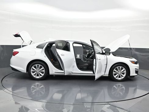Used 2023 Chevrolet Malibu LT image 32