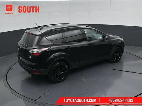 Used 2017 Ford Escape SE w/ Equipment Group 201A AWD/4WD image 43
