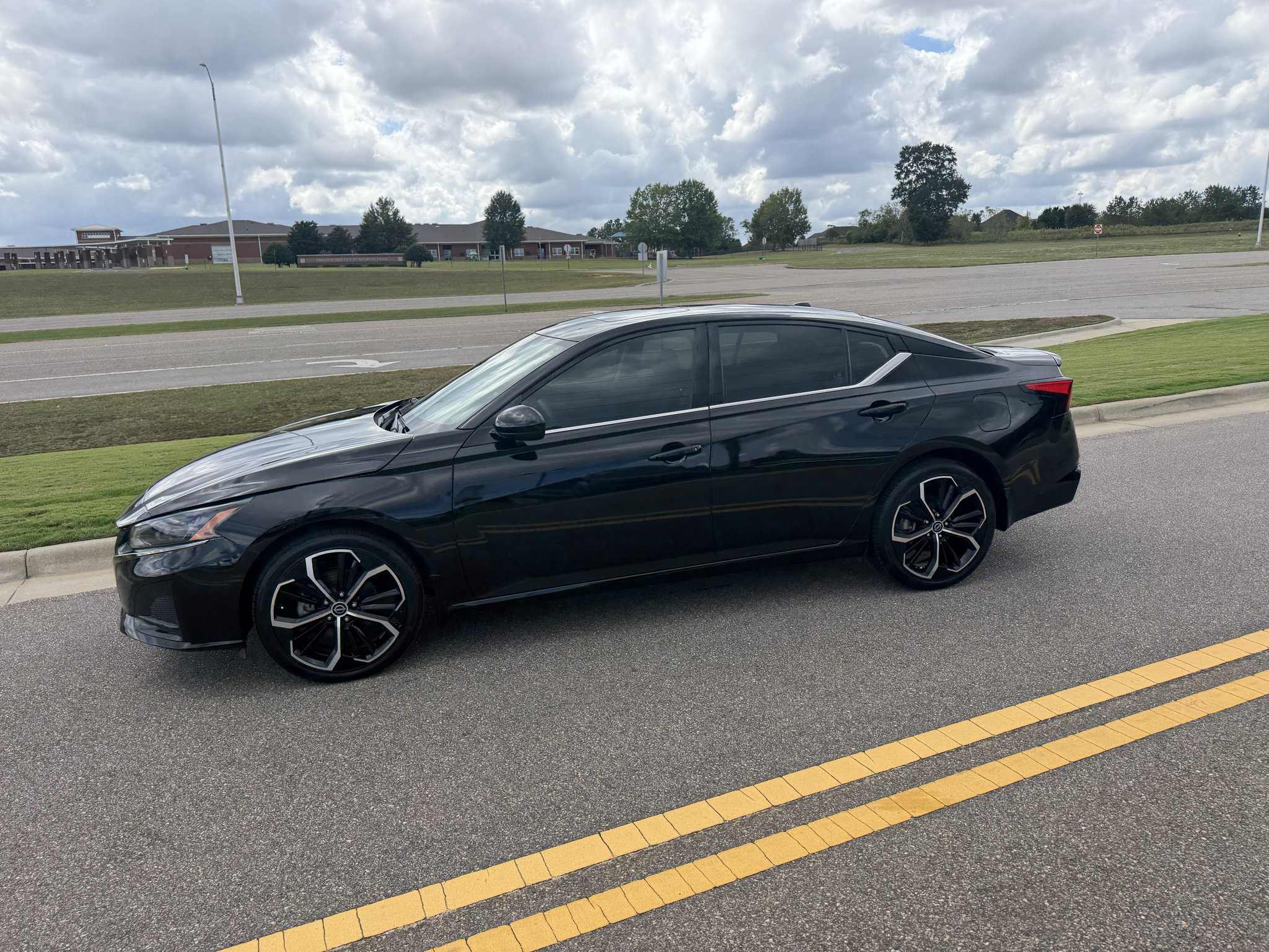 Used 2023 Nissan Altima 2.5 SR w/ SR Premium Package AWD/4WD image 19