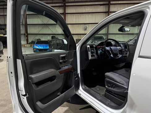 Used 2018 GMC Sierra 1500 SLE w/ SLE Value Package image 12