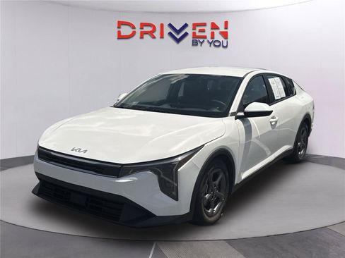 Used 2025 Kia K4 FWD image 8