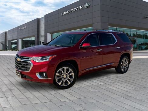 Used 2020 Chevrolet Traverse Premier FWD image 1