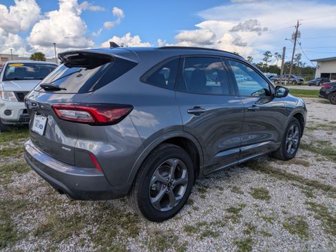 Used 2023 Ford Escape ST-Line w/ Tech Pack #1 AWD/4WD image 4