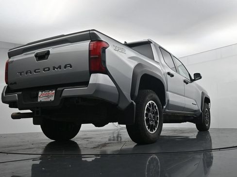 Used 2025 Toyota Tacoma TRD Off-Road AWD/4WD image 41