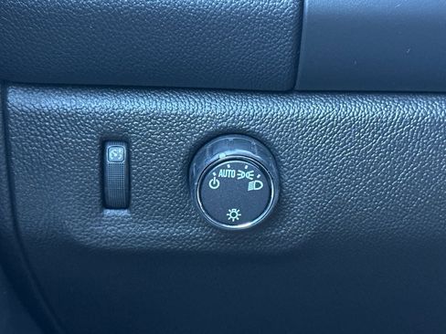 Used 2022 Chevrolet Colorado LT image 32