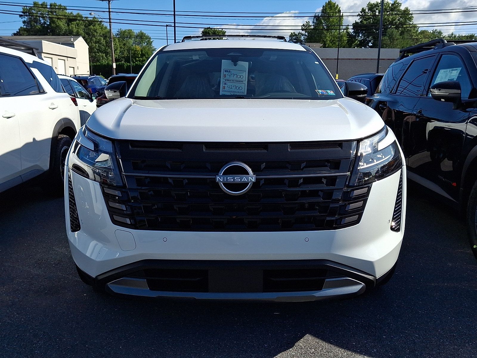 New 2026 Nissan Pathfinder SL AWD/4WD image 2